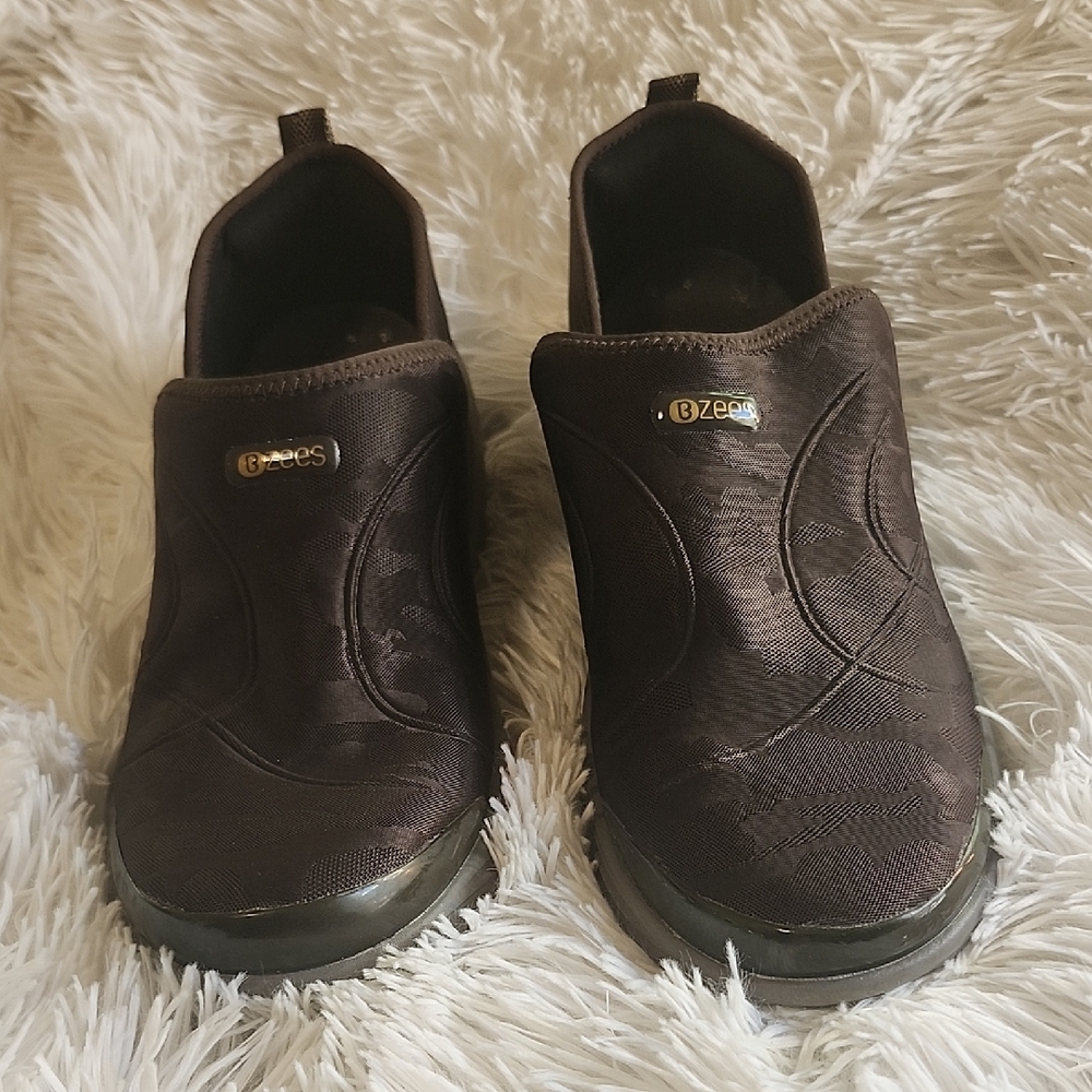 Bzees Women's Dark Brown Slip-On Loafers